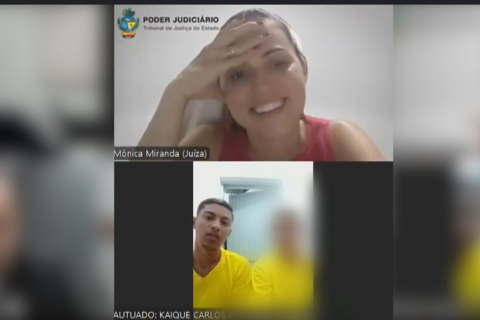 Juíza dá risada ao reconhecer preso em audiência: 'Você aqui de novo?